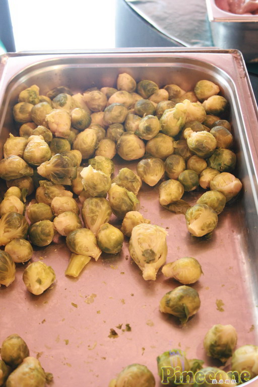 当地蔬菜缺乏,这么小的菜心